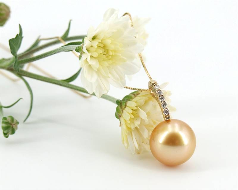 Perles dorées des mers du sud de Belperles